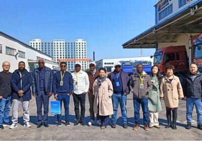 海外某國考察團到訪公司，共探合作新契機